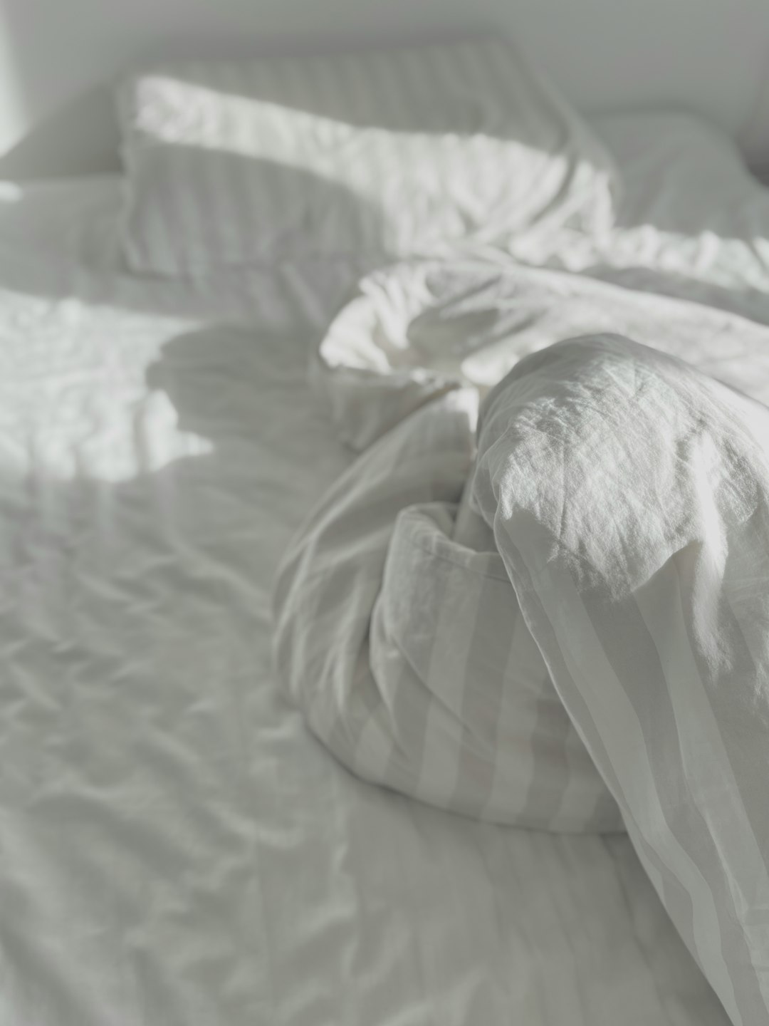 white-textile-on-white-textile-s1koshqgrw0